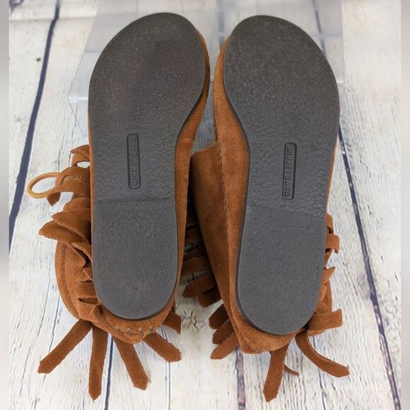 Minnetonka Classic Fringe Hardsole Boot Moccasins - Picture 6 of 8